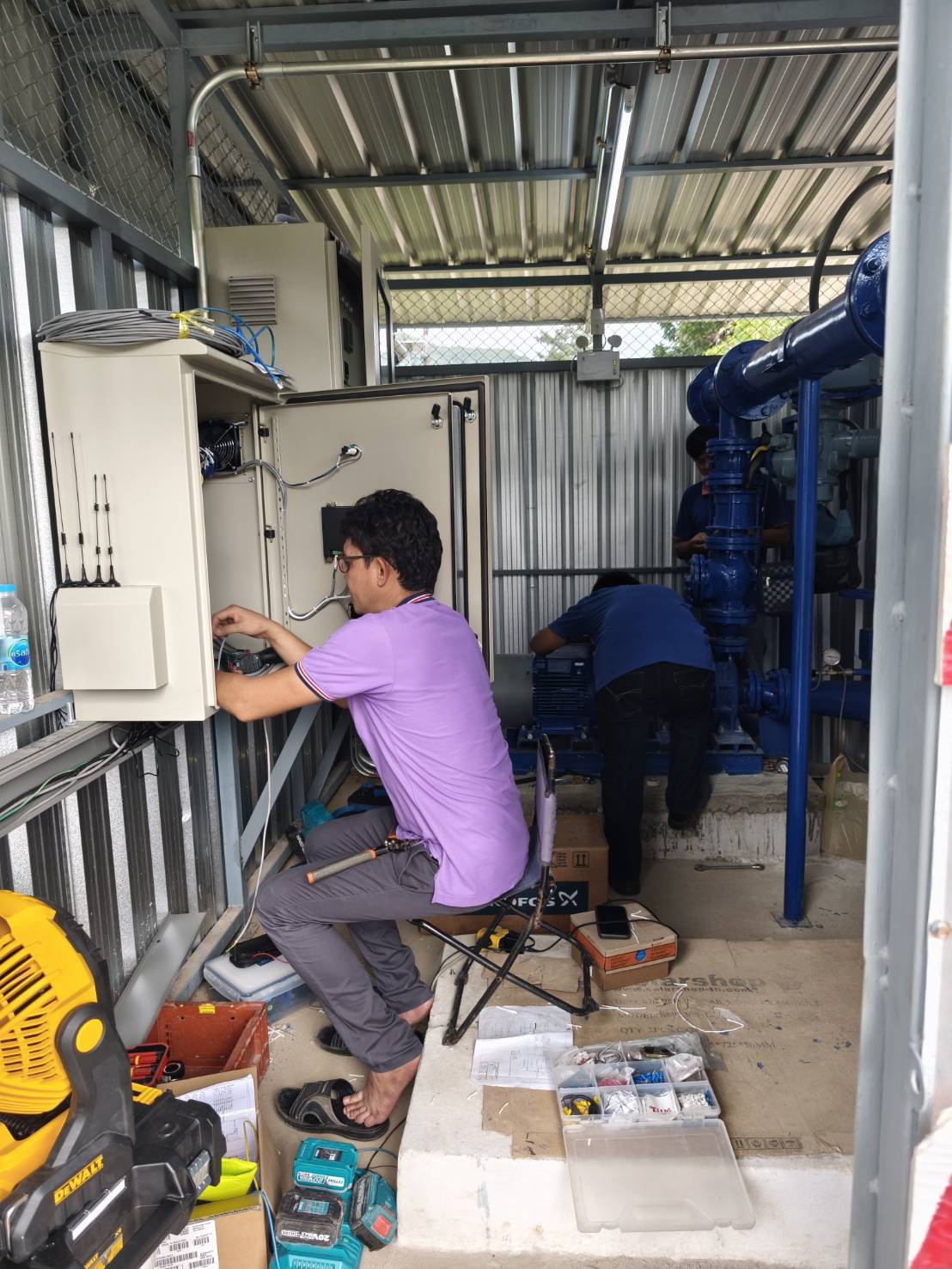 ทีมช่างติดตั้ง