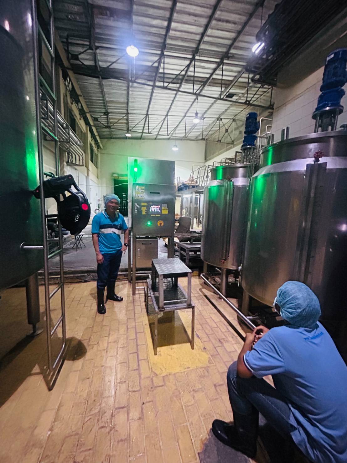 ทีมงานควบคุมระบบ